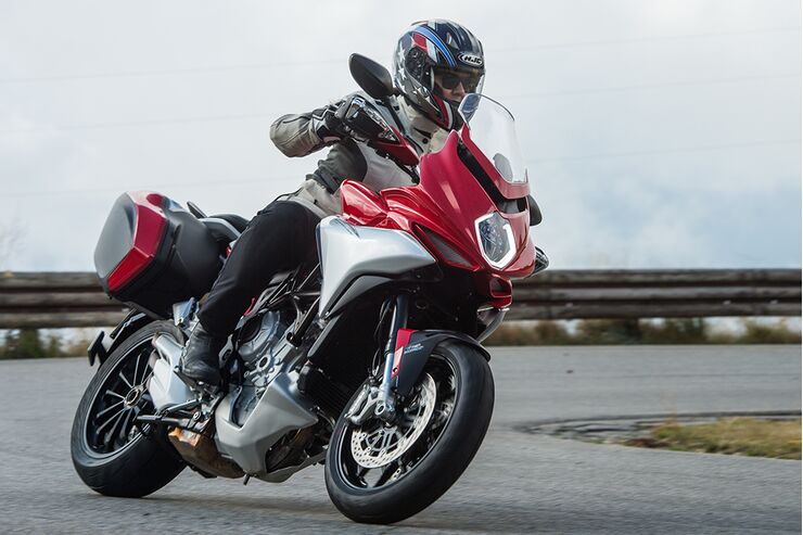 MV Agusta Turismo Veloce 800 Lusso en el informe de conducción