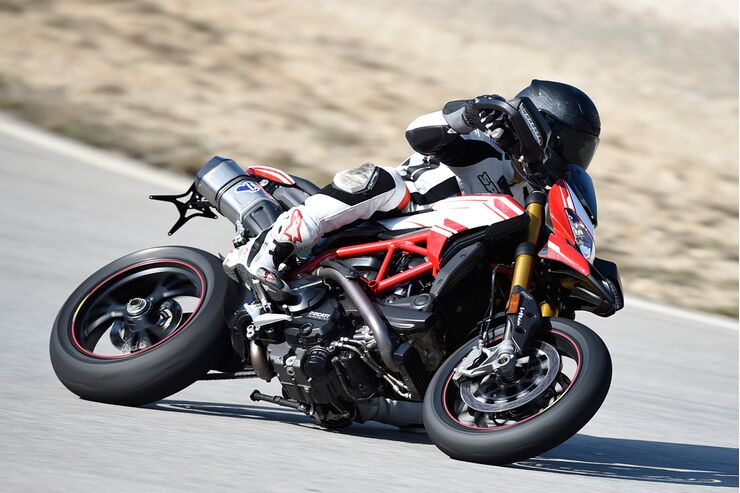 Ducati Hypermotard 939 SP en el informe de conducción de PS