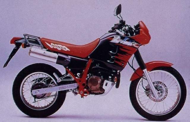 Especificaciones técnicas de la Honda NX 250 Dominator