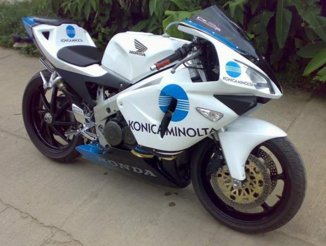 Honda VFR 400R Konica Minolta Réplica especificaciones técnicas