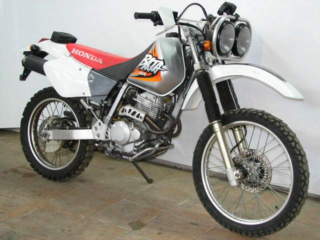 Especificaciones técnicas Honda XLR 250R Baja