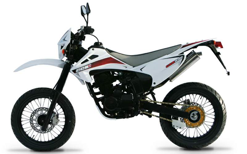 Especificaciones técnicas CCM C-XR 230S (2009-10)