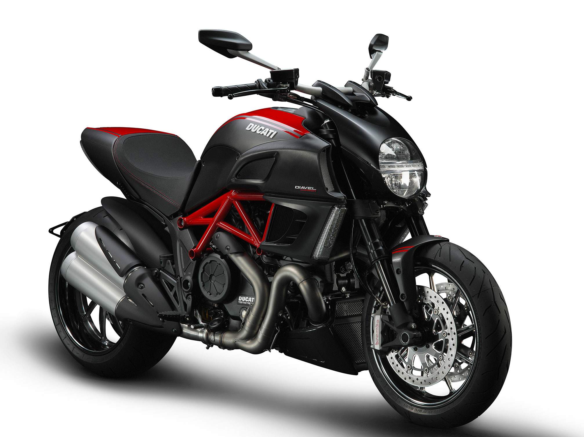 Especificaciones técnicas Ducati Diavel Carbon (2014)