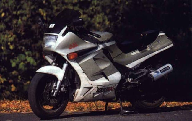 Especificaciones técnicas Kawasaki GPz 1000RX (1988)