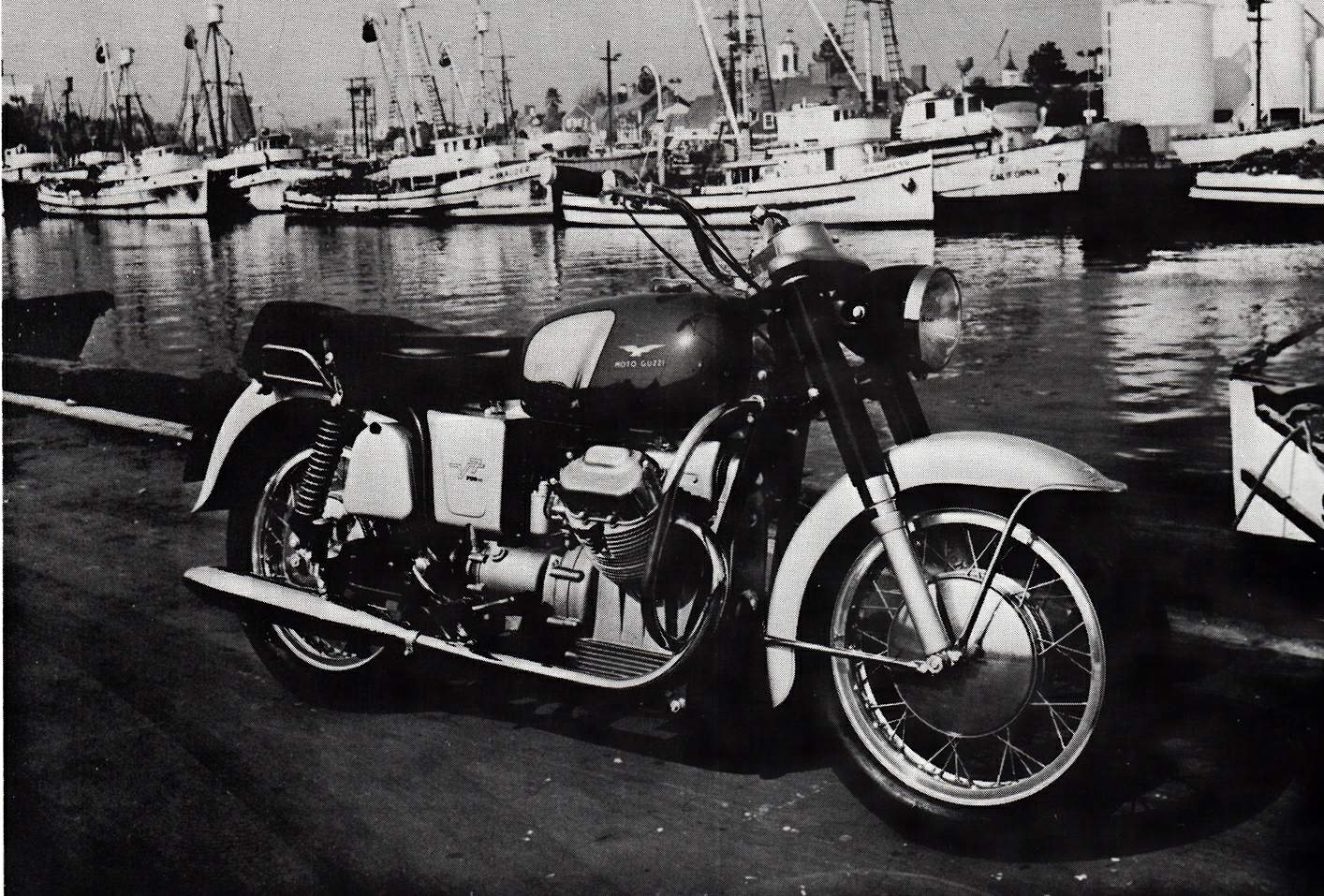 Moto Guzzi V-7 700 (1969-70) especificaciones técnicas