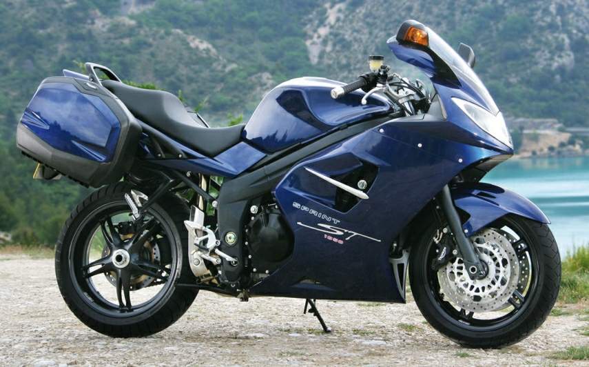 Especificaciones técnicas Triumph Sprint ST 1050 (2009)