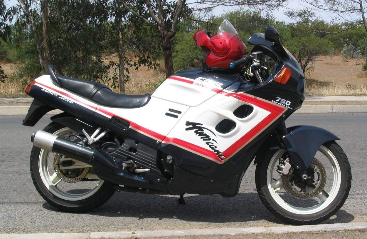 Honda CBR 750F Hurricane (Super Aero) especificaciones técnicas