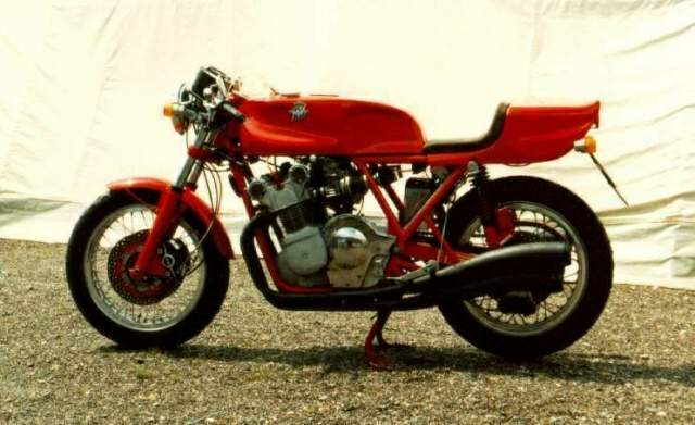 Especificaciones técnicas de la MV Agusta 800S Super América (1976)